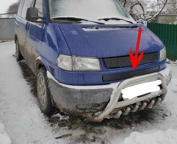 Зимова накладка Volkswagen T4 Caravelle/Multivan 1990&ndash;2003 глянцева на на пряму (морду) (морду) нижня