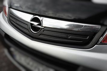 Зимова накладка Opel Vivaro 2007-2015 матова верхня V2