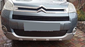 Зимова накладка Citroen Berlingo 2008-2018 глянцева