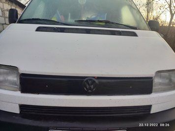 Зимова накладка Volkswagen T4 Transporter 1990-2003 глянцева косу верхня